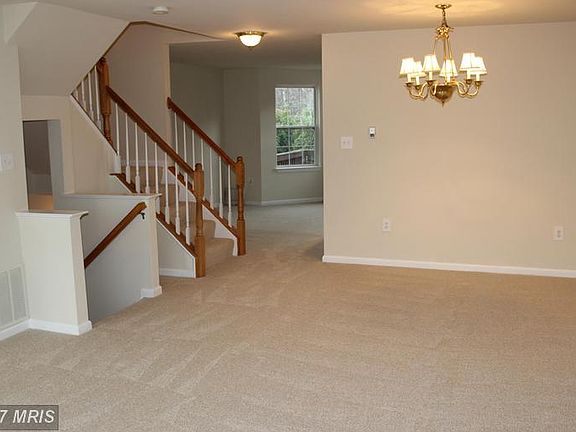 4th image of 3364 Vineland Pl