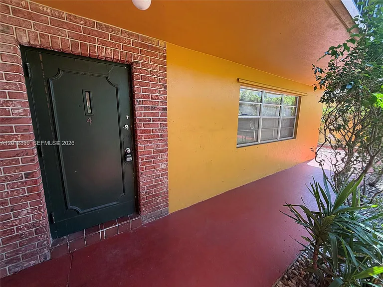 1702 McKinley St #4 — Photo 13