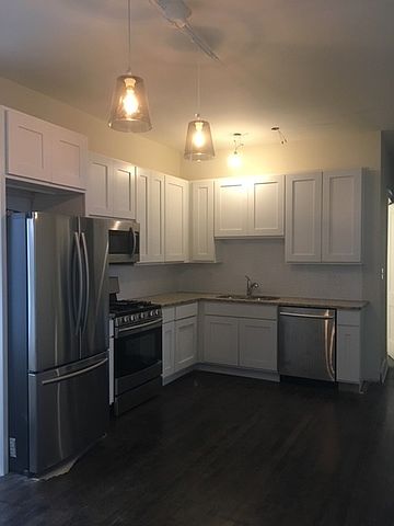 1st image of 1738 W Winnemac Ave