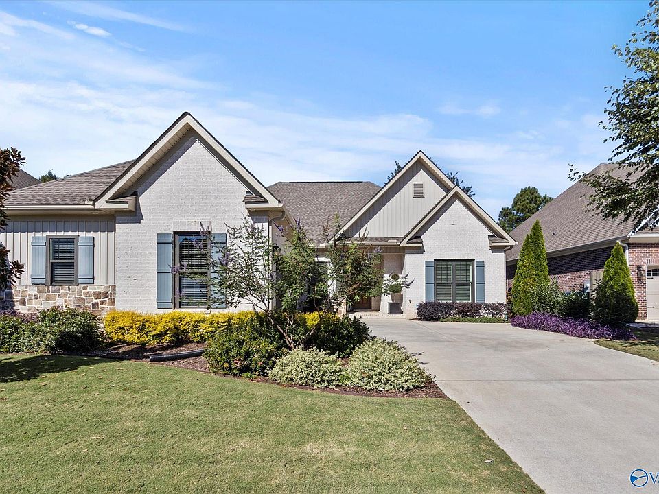 1st image of 33 Old Cobb Farm Ln