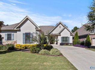 33 Old Cobb Farm Ln, Huntsville, AL 35803