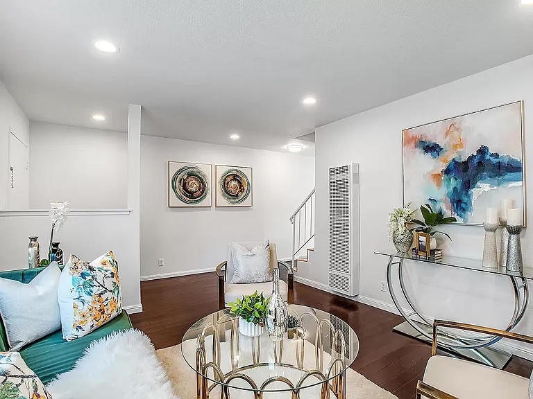 4504 Thornton Ave — Photo 3