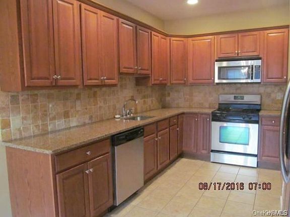 3rd image of 23 Winhaven Ct #11
