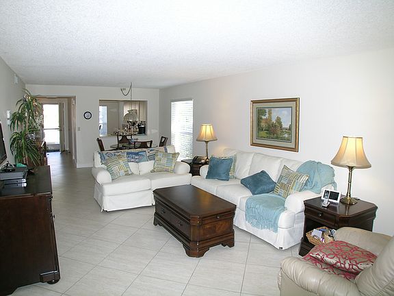 2nd image of 4377 Longmeadow
