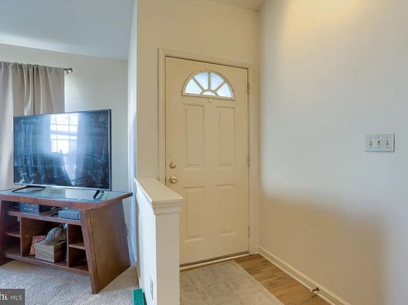 5 Thornhill Ct, Carlisle, PA 17015