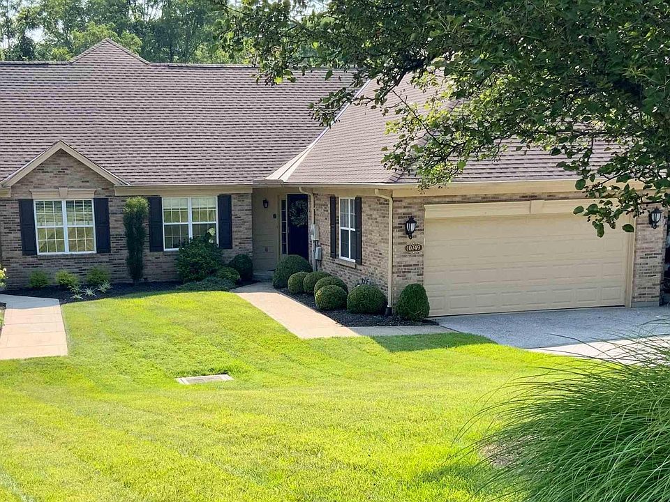 1st image of 10749 Crown Pointe Dr