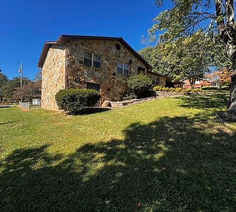 3rd image of 119 Mountain View Rd