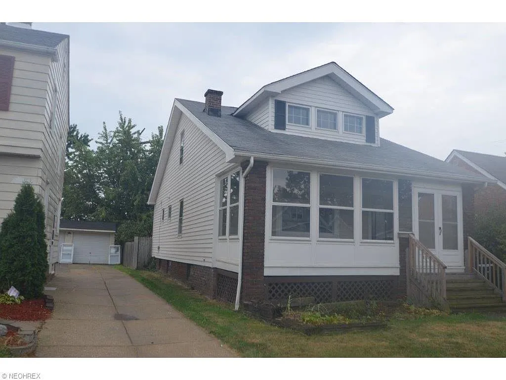 8904 S Highland Ave photo 1