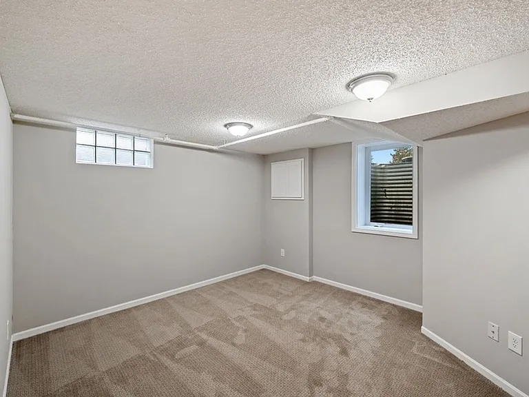 706 1st Ave NW — Photo 11