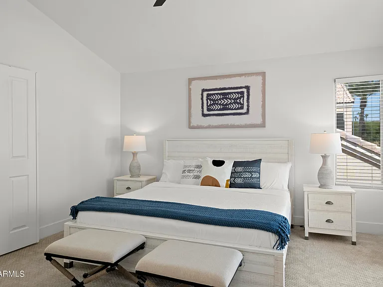 1143 E Amberwood Dr — Photo 33