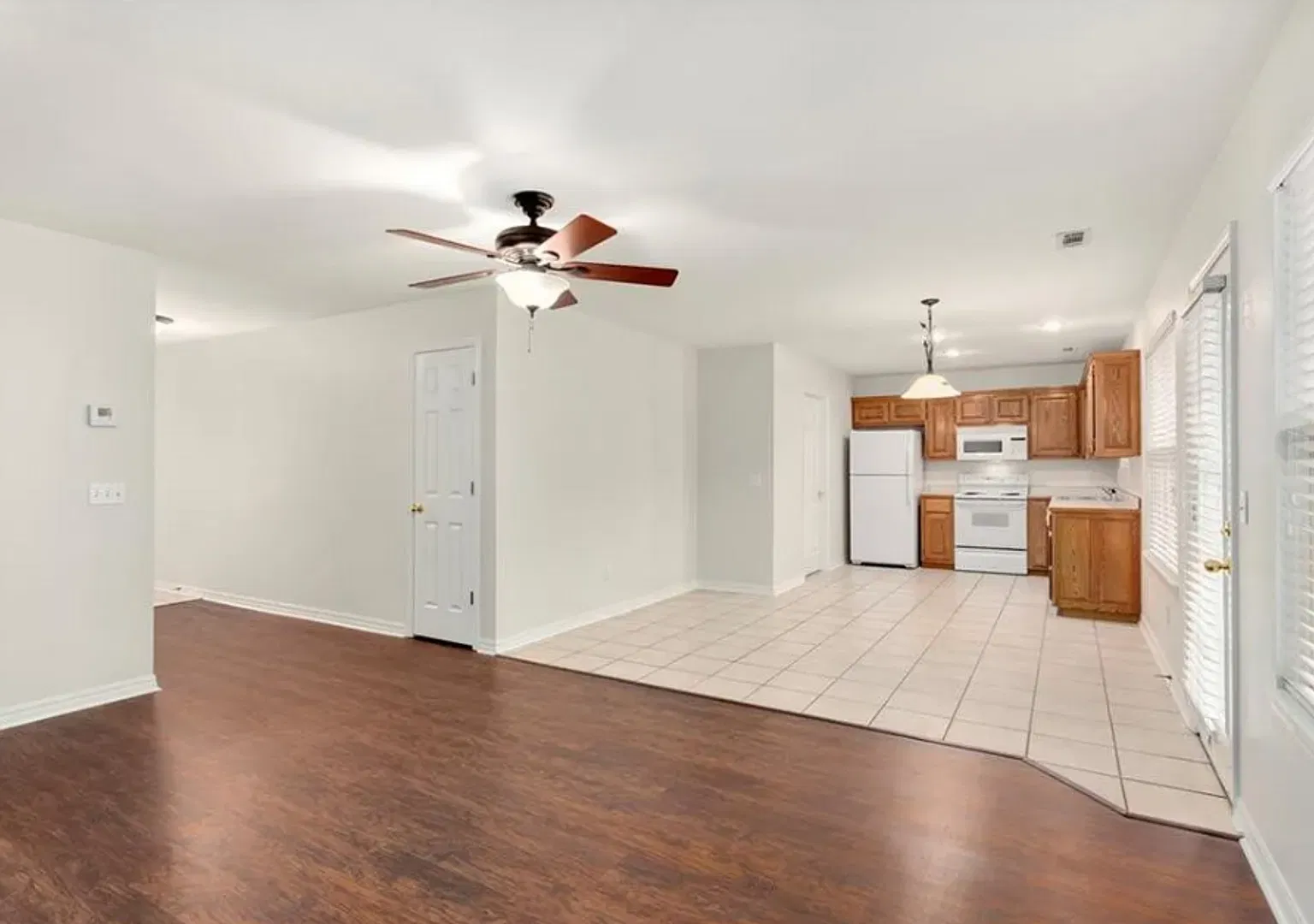 1480 E Masonic Drive, Fayetteville, Ar - 2 Bedroom, 2 Bathroom Duplex - Ask About Our Cashless Se... — Photo 4