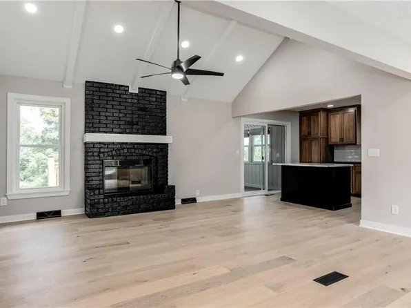 6906 Brownridge Dr, Shawnee, KS 66218