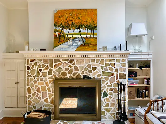 Rented by Halvatzis Realty | media 14