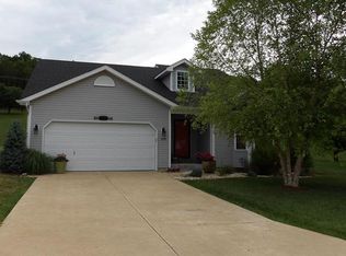 109 Pebble Ct, Imperial, MO 63052