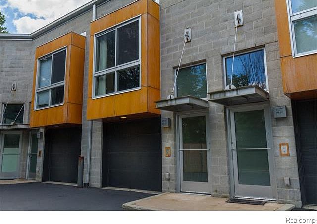 1st image of 436 E Parent Ave #1