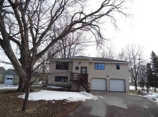 306 W Main St, Morristown, MN 55052