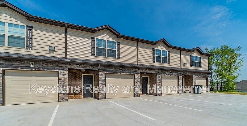 1st image of 1611 E Railton Ct