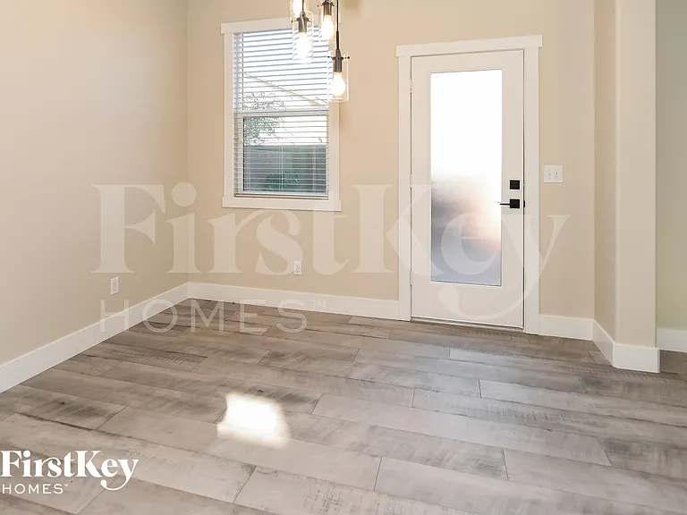 7380 Benlomond Ave — Photo 4
