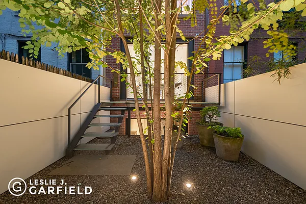 Sold by Leslie J. Garfield | media 7