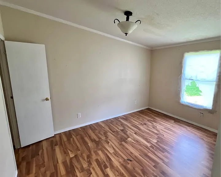 104 Adams Ln — Photo 12