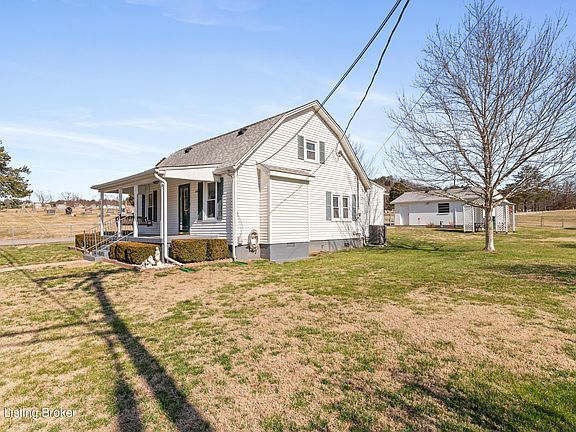 5th image of 698 Main St