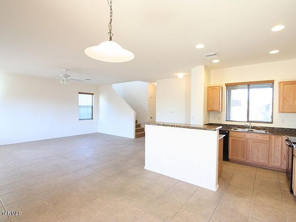 2nd image of 882 E Catkins Pl