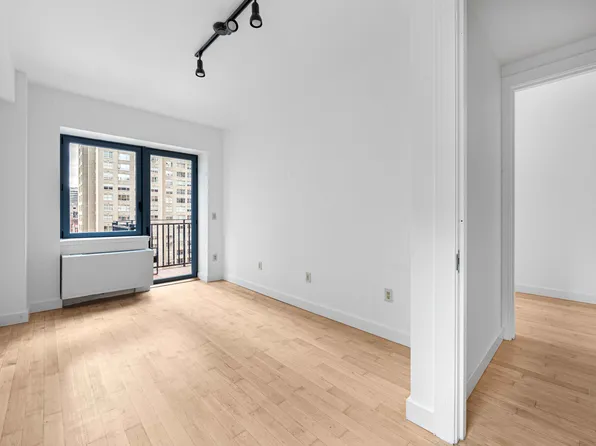 330 East 57th Street image 5 of 12