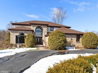 2 Rutgers Ct, Hawthorn Woods, IL 60047