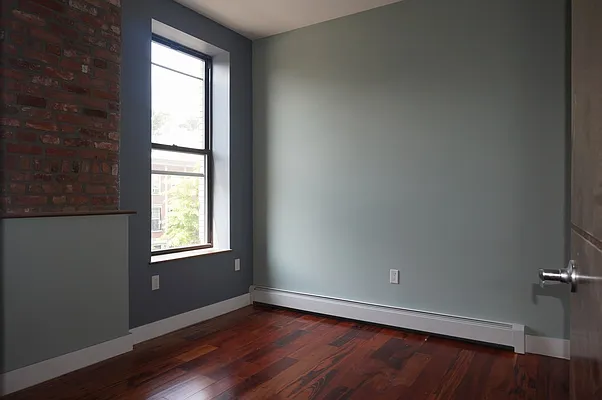 Rented by DYNAMIC REALTY OF NEW YORK CORP | media 11