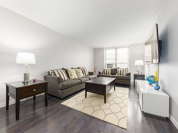 2nd image of 1430 Thieriot Ave APT 1K