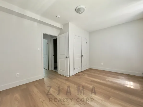 152 Parkside Avenue image 4 of 11