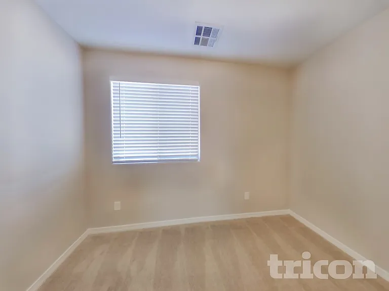 880 W Busa Dr — Photo 10