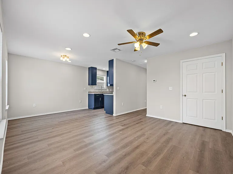 2615 Ektom Dr — Photo 29