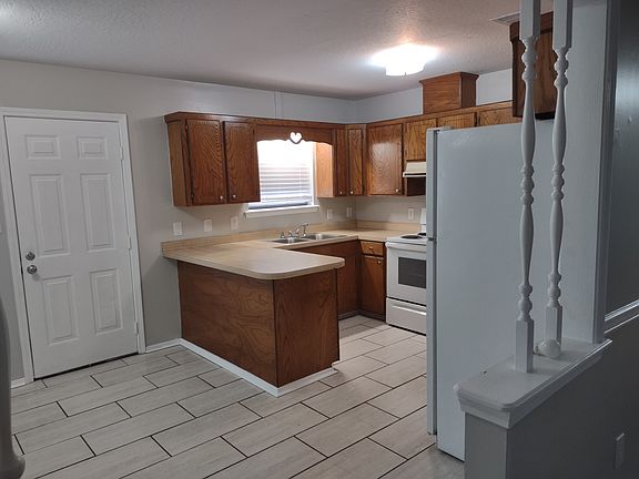 Kitchen/back door from LR