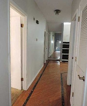 2nd image of 825 Tarpon Dr