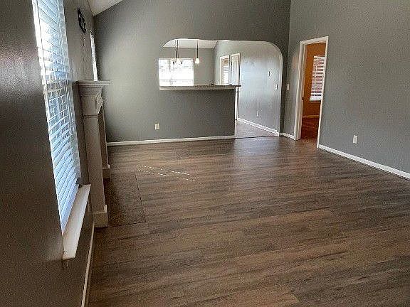 4th image of 1667 Buena Vista Blvd