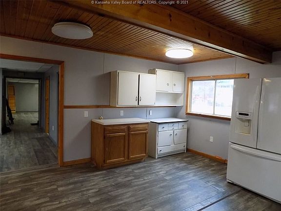 3rd image of 105 Wagner St