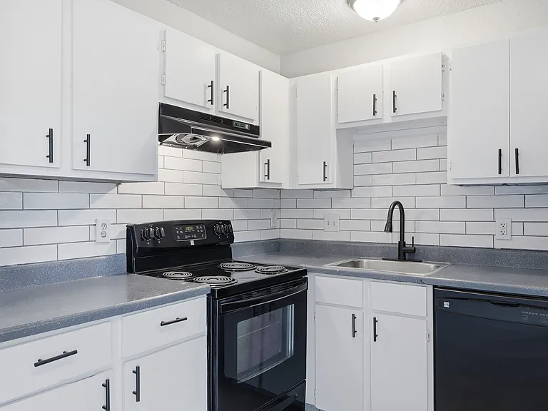 430 Kendalia Ave #0 — Photo 8