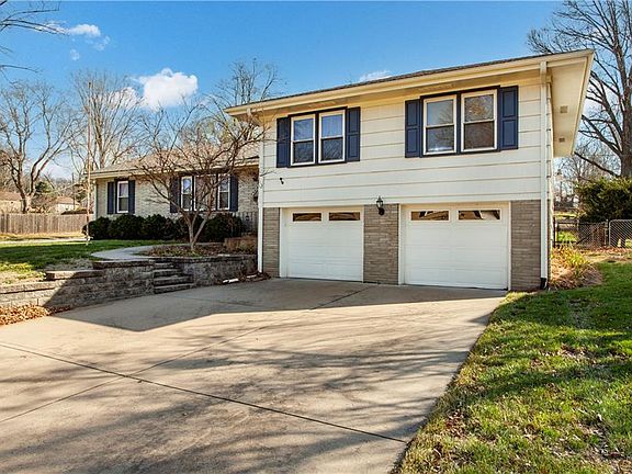 3rd image of 4819 NE Sherwood Dr