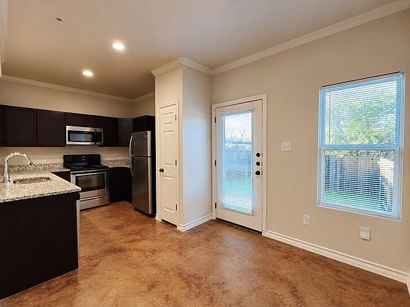 5th image of 8802 Seguin Rd #3