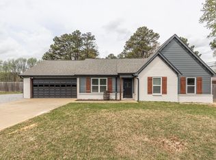 15 Hickory Ln, Millington, TN 38053