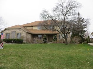 5749 Eagle Trace Dr, Sylvania, OH 43560
