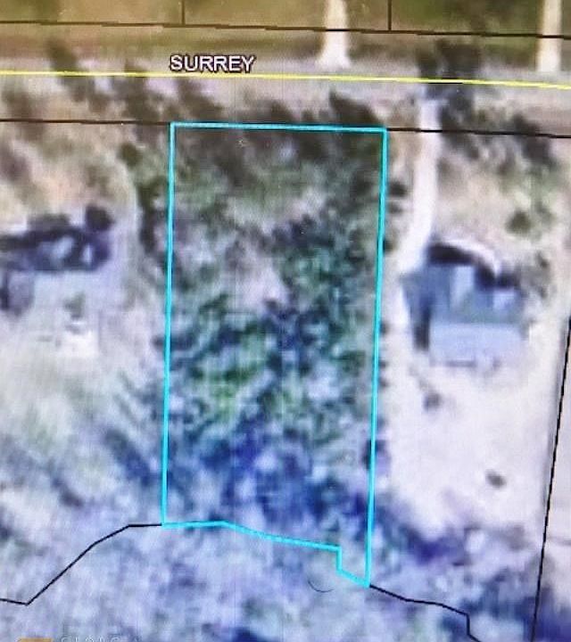 1st image of 225 Surrey Ln