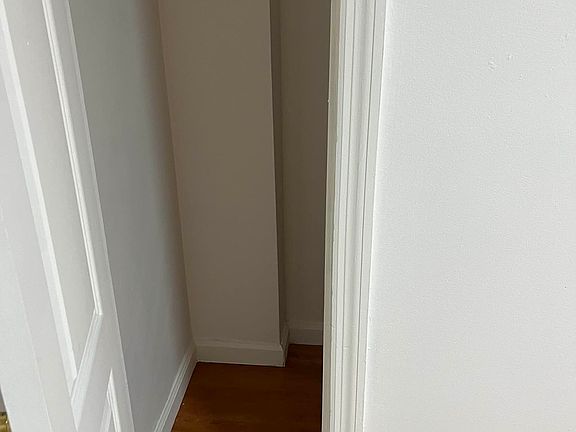 4th image of 198 Wellington Ct #2