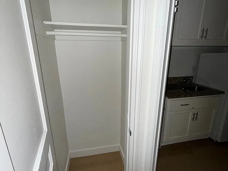 346 N Palm Dr #4 — Photo 6