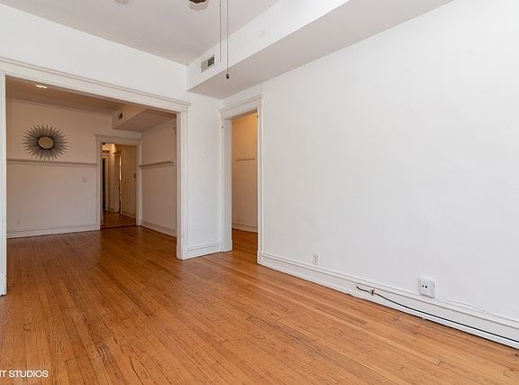 3rd image of 3515 N Wilton Ave APT 3