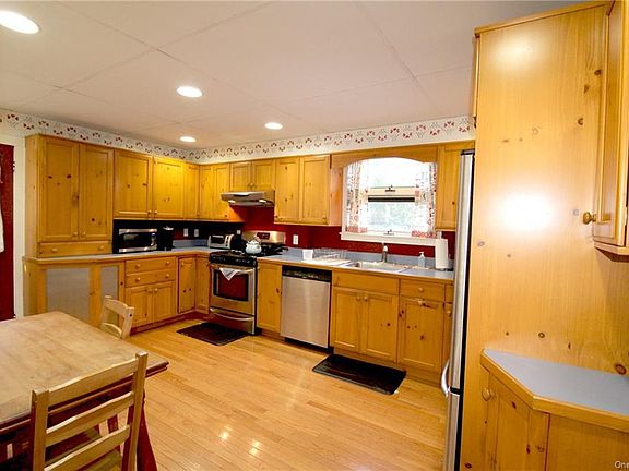 3rd image of 35 Woodlawn Ave