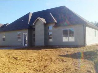 550 Thoroughbred Dr, Cleveland, TN 37312