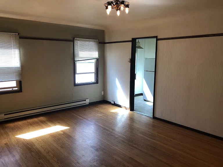 Preston Apartments — Photo 57