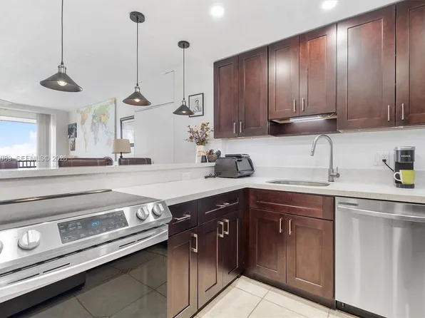 20379 W Country Club Dr APT 2535, Aventura, FL 33180